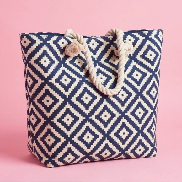 Summer and rose beach tote 💙🤍 - Picture 2 of 6